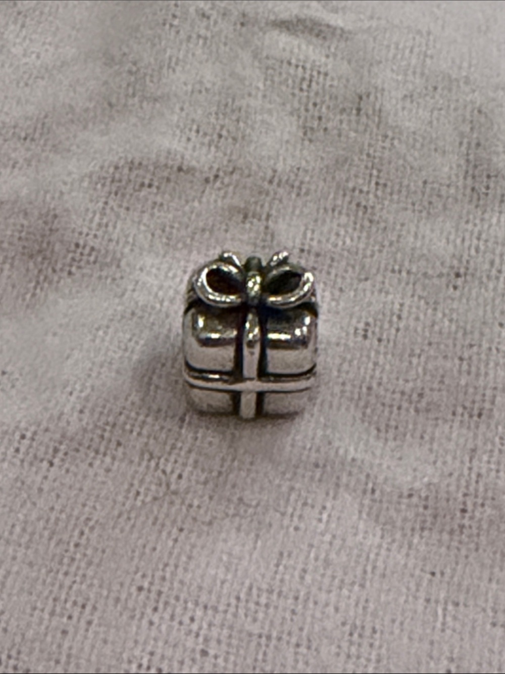 Pandora Silver present Charm
